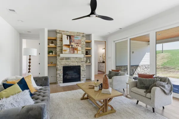 $889,900 | 2176 Hogan Road, Burns, TN 37029