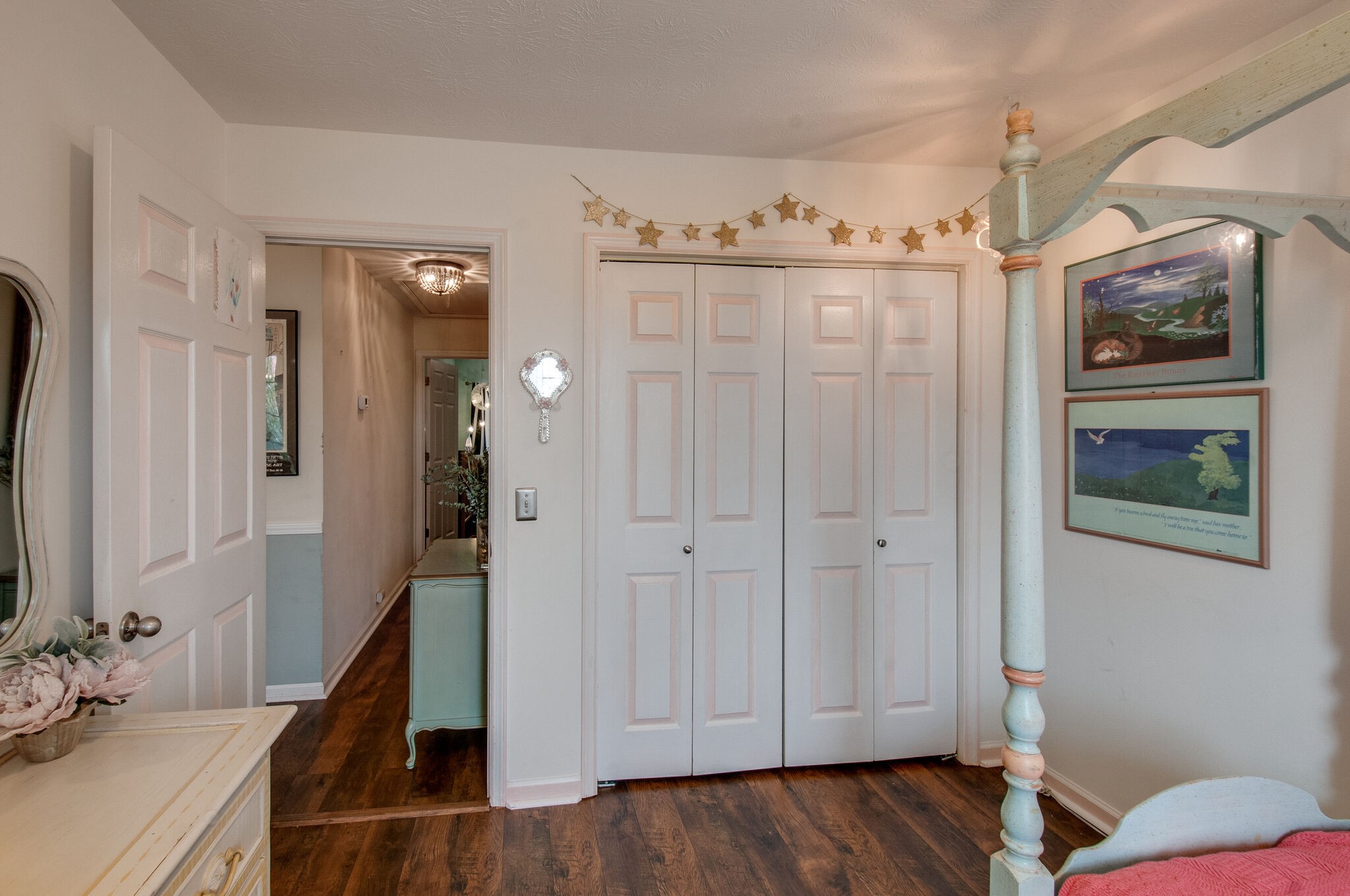 904 Fallview Trail Nashville, TN 37211 - Photo 24 of 38 a bathroom with a sink and a mirror