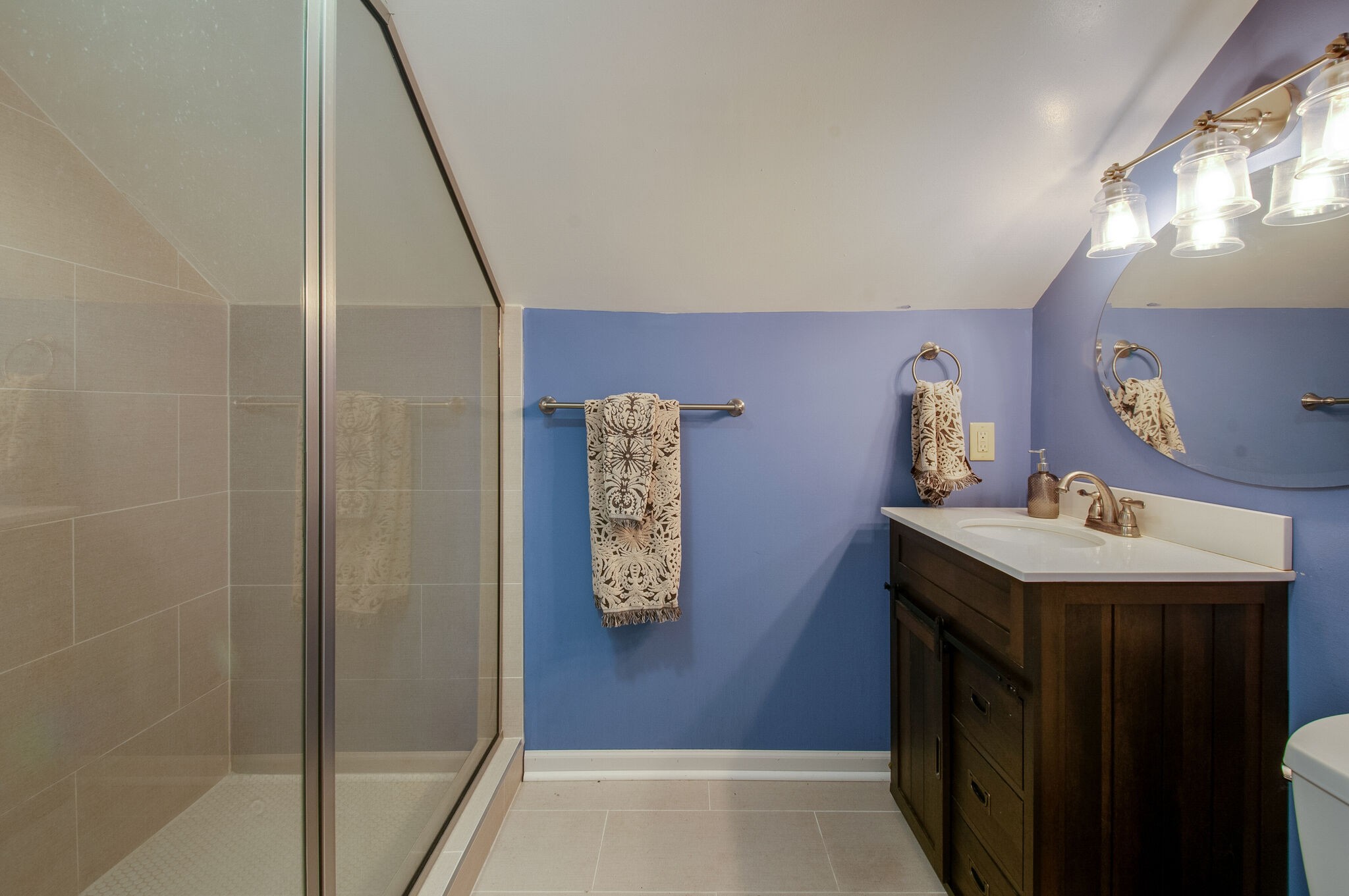 904 Fallview Trail Nashville, TN 37211 - Photo 30 of 38 a bathroom with a sink a mirror and vanity