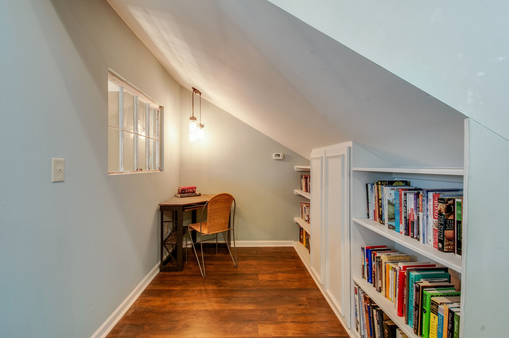 904 Fallview Trail Nashville, TN 37211 - Photo 35 of 38 a room with a book shelf and a book shelf