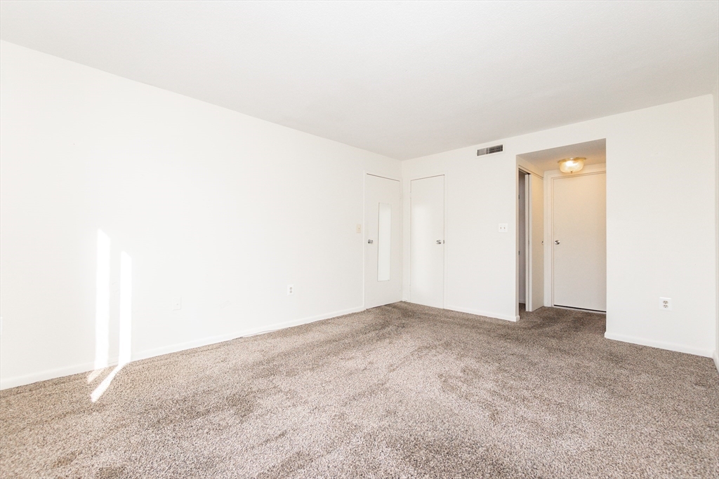 404 Paradise Road, Unit 2N Swampscott, MA 01907 - Photo 14 of 29