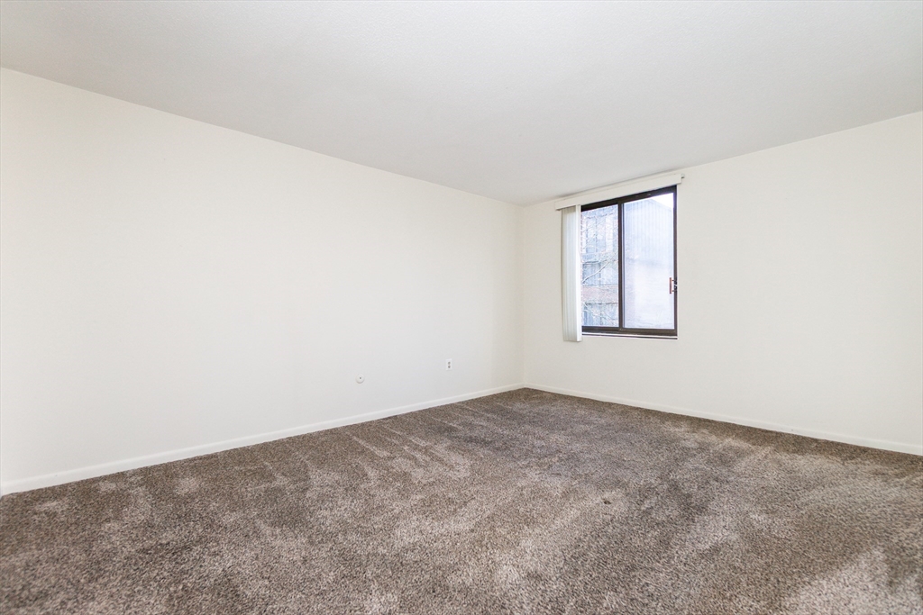 404 Paradise Road, Unit 2N Swampscott, MA 01907 - Photo 17 of 29