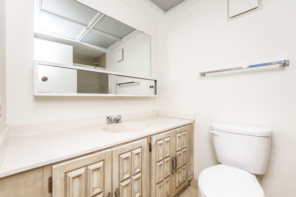 404 Paradise Road, Unit 2N Swampscott, MA 01907 - Photo 18 of 29