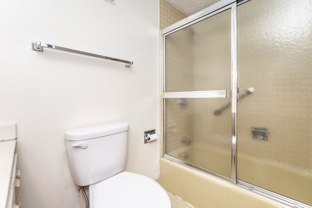 404 Paradise Road, Unit 2N Swampscott, MA 01907 - Photo 19 of 29