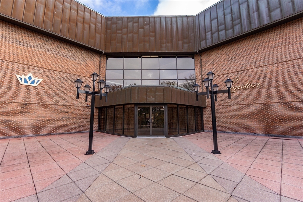 404 Paradise Road, Unit 2N Swampscott, MA 01907 - Photo 4 of 29