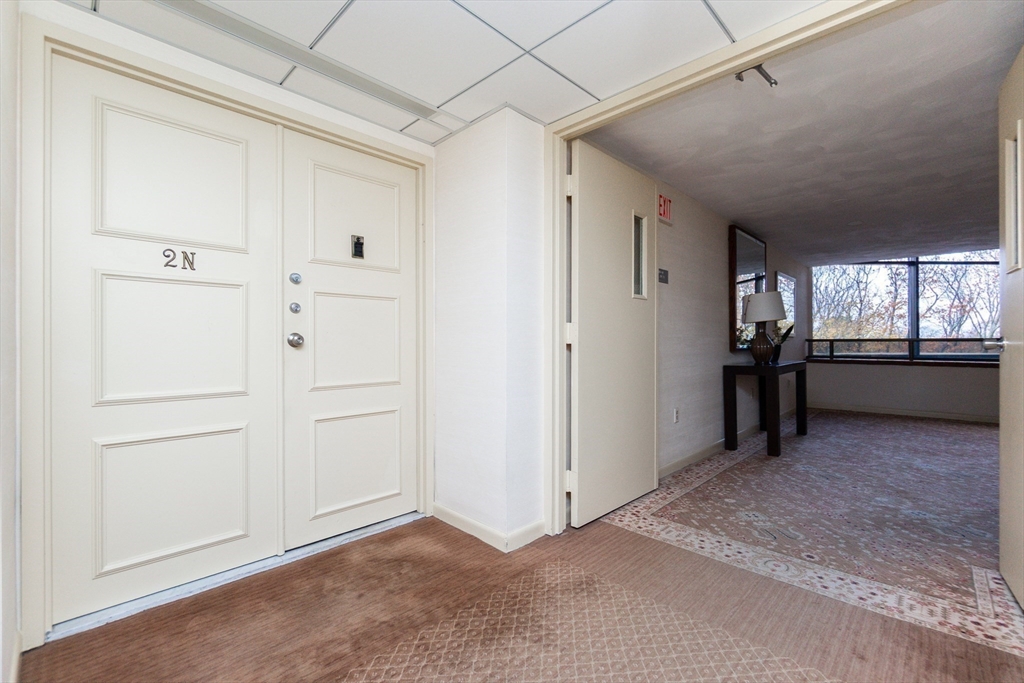 404 Paradise Road, Unit 2N Swampscott, MA 01907 - Photo 5 of 29