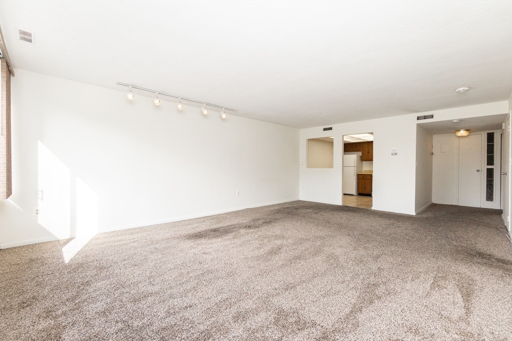 404 Paradise Road, Unit 2N Swampscott, MA 01907 - Photo 6 of 29