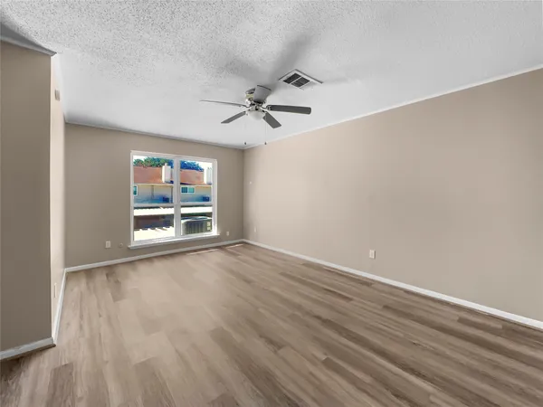 $2,400 | 2517 Bering Drive, Unit 13, Houston, TX 77057