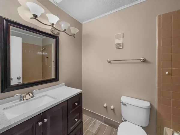 $2,400 | 2517 Bering Drive, Unit 13, Houston, TX 77057