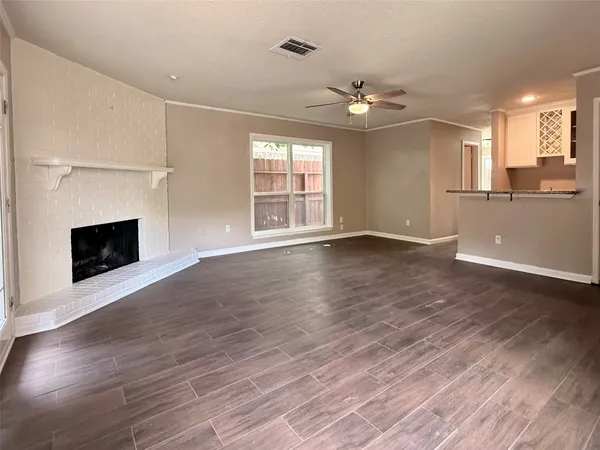 $2,400 | 2517 Bering Drive, Unit 13, Houston, TX 77057