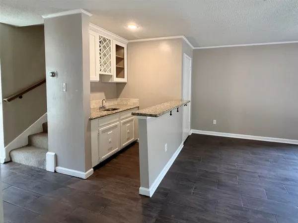 $2,400 | 2517 Bering Drive, Unit 13, Houston, TX 77057