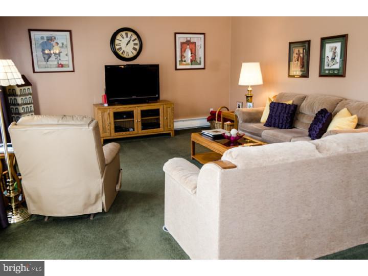 19 Ridgefield Road Newtown Square, PA 19073 - Photo 10 of 25 Family Room