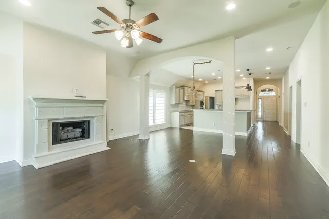 $2,600 | 13803 Royal Ridge Drive, Pearland, TX 77584