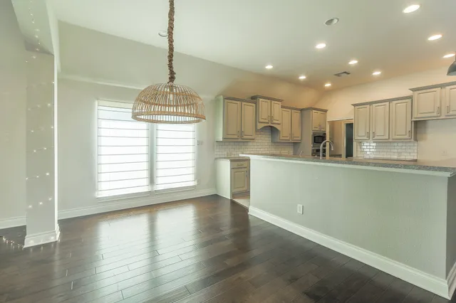 $2,600 | 13803 Royal Ridge Drive, Pearland, TX 77584