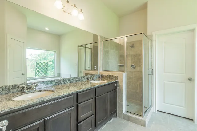 $2,600 | 13803 Royal Ridge Drive, Pearland, TX 77584