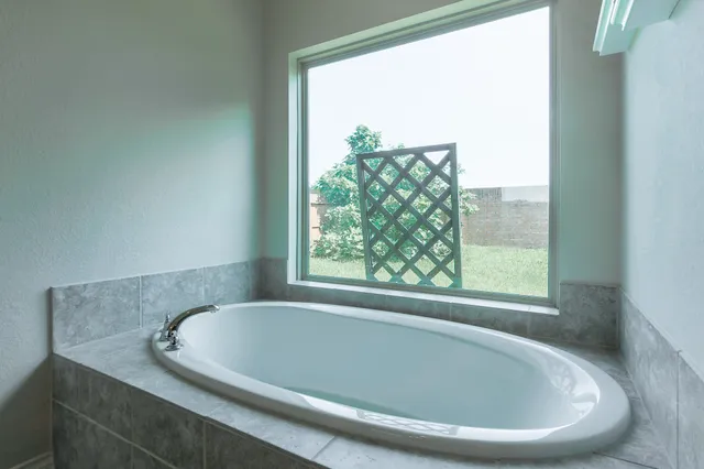 $2,600 | 13803 Royal Ridge Drive, Pearland, TX 77584