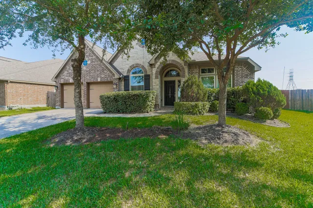 $2,600 | 13803 Royal Ridge Drive, Pearland, TX 77584