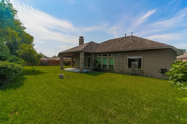 $2,600 | 13803 Royal Ridge Drive, Pearland, TX 77584