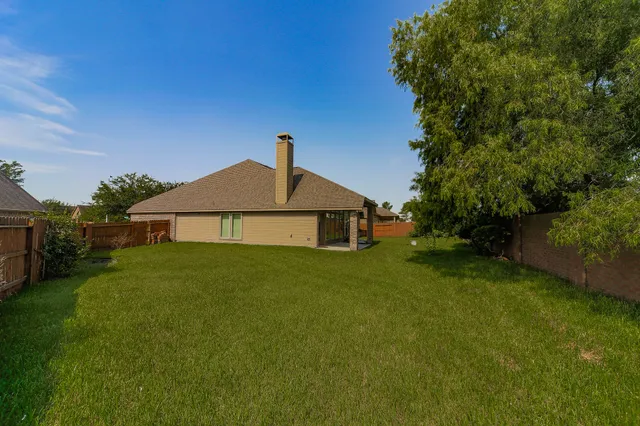 $2,600 | 13803 Royal Ridge Drive, Pearland, TX 77584