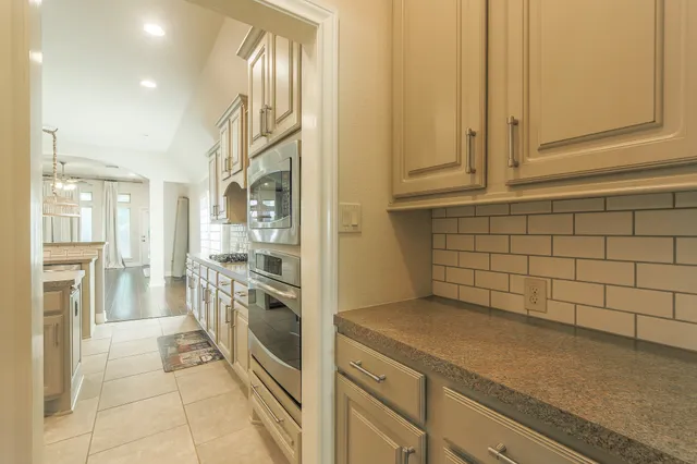 $2,600 | 13803 Royal Ridge Drive, Pearland, TX 77584