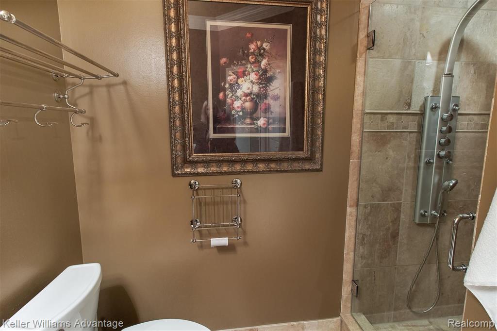 3694 Windingbrook Circle Rochester Hills, MI 48309 - Photo 23 of 44