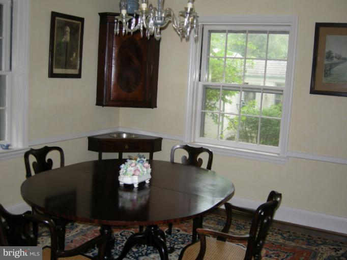 607 Piccadilly Road Towson, MD 21204 - Photo 14 of 23 Dining Room