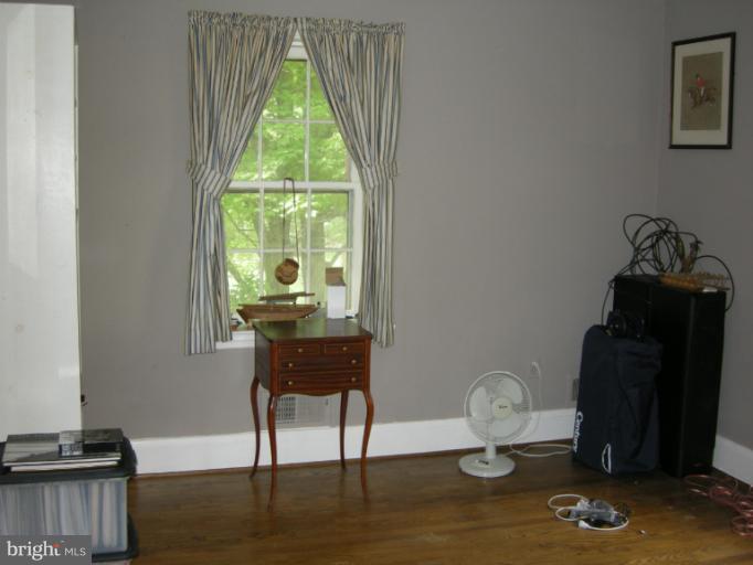607 Piccadilly Road Towson, MD 21204 - Photo 9 of 23 Bedroom