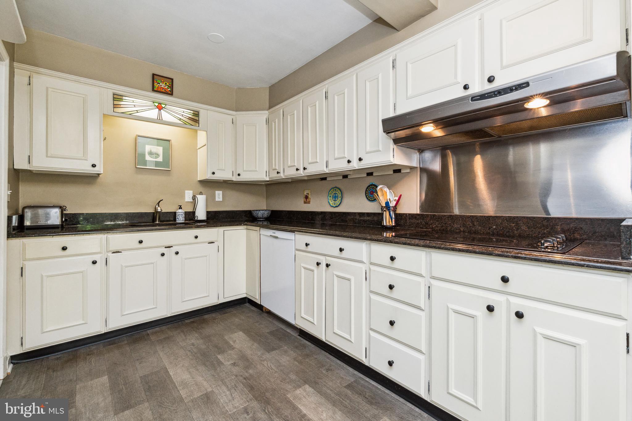511 Piccadilly Road Towson, MD 21204 - Photo 11 of 37