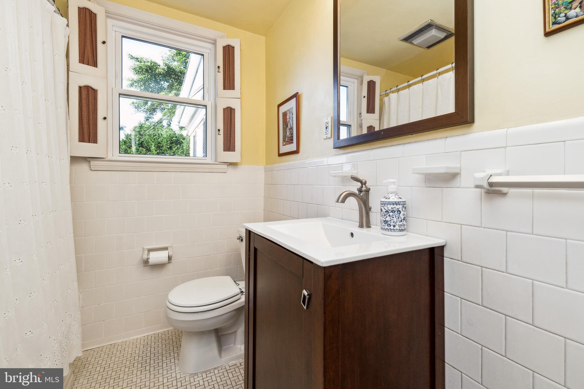 511 Piccadilly Road Towson, MD 21204 - Photo 19 of 37