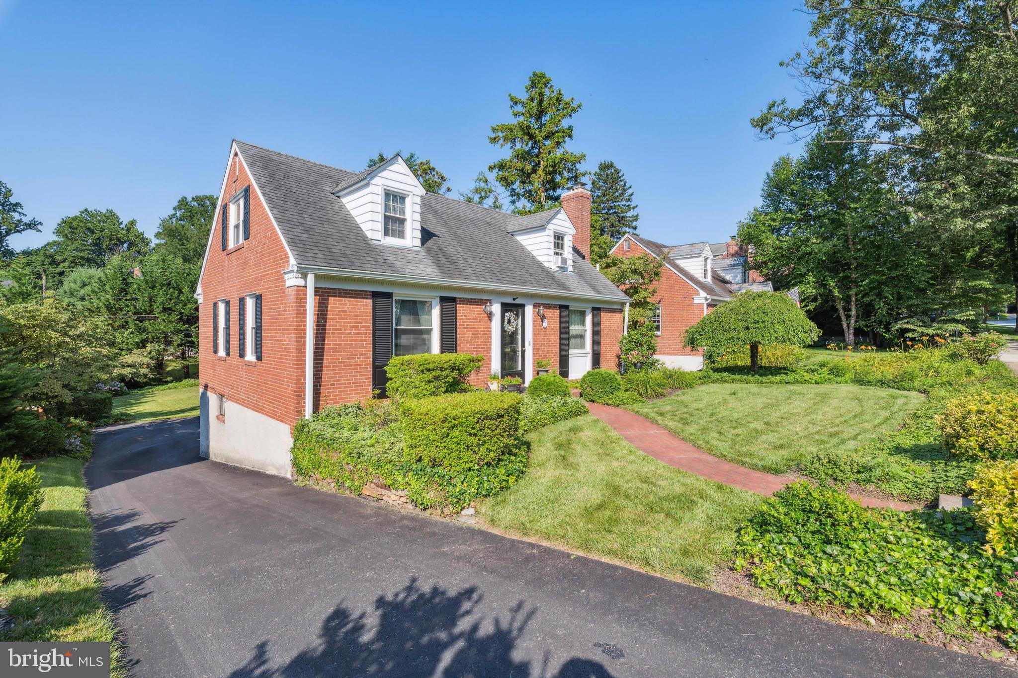 511 Piccadilly Road Towson, MD 21204 - Photo 2 of 37