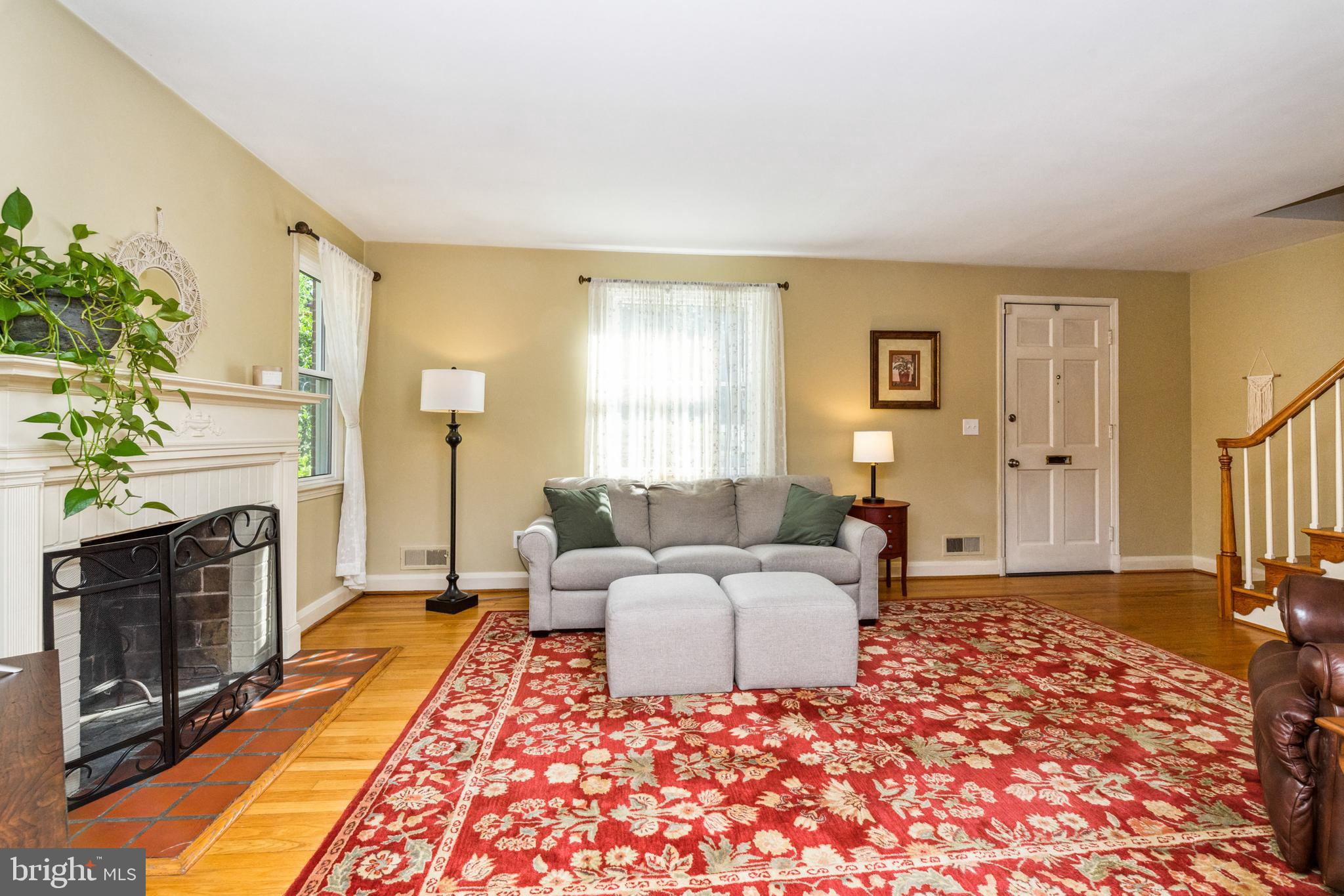 511 Piccadilly Road Towson, MD 21204 - Photo 3 of 37