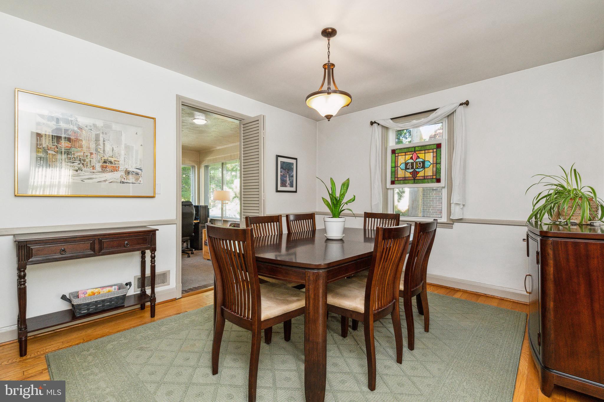 511 Piccadilly Road Towson, MD 21204 - Photo 6 of 37