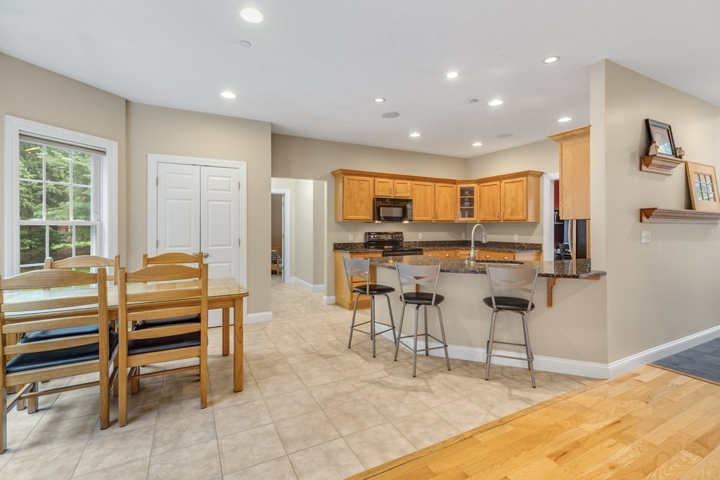 7 Rons Way Framingham, MA 01701 - Photo 9 of 42