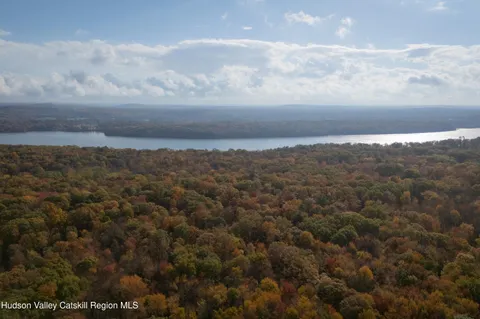 a picture of a bathroom