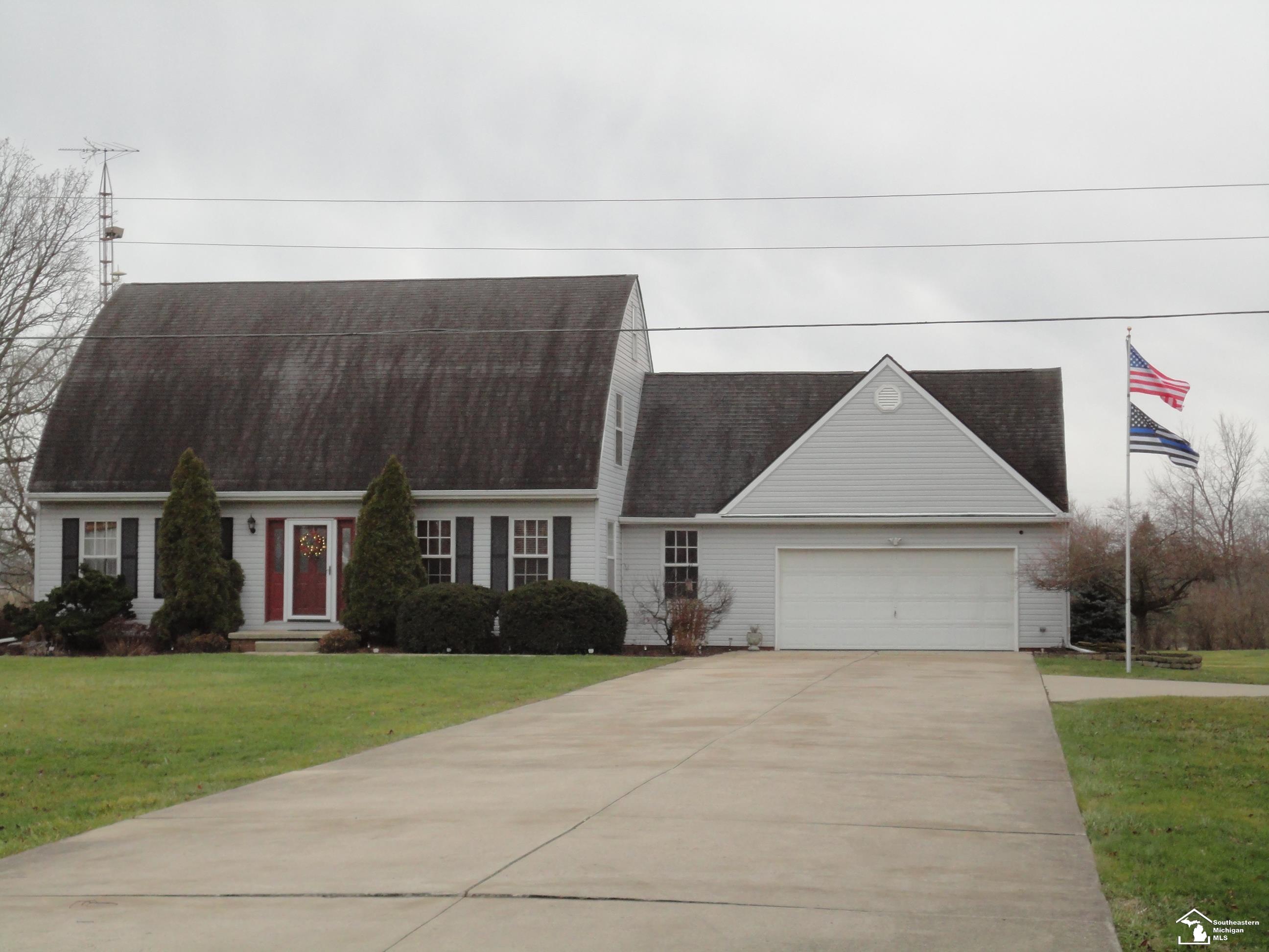 811 Heiss Road Monroe, MI 48162 - Photo 1 of 46