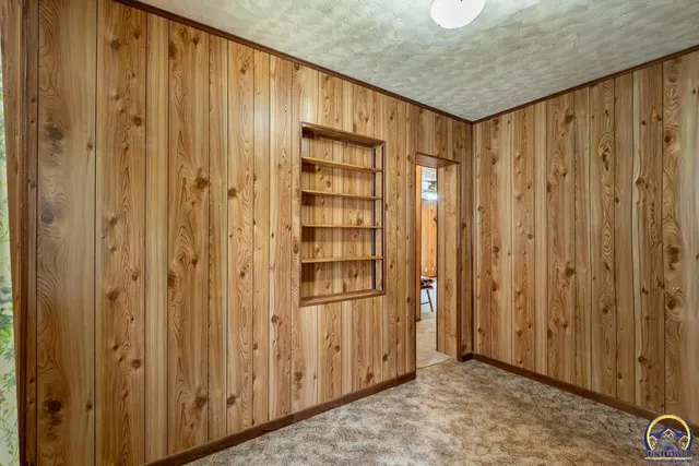 $125,000 | 224 Southwest Terra Drive, Topeka, KS 66609