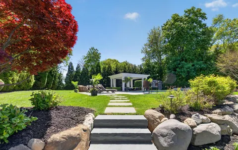 $4,200,000 | 32 Elm Street, Woodbury, NY 11797