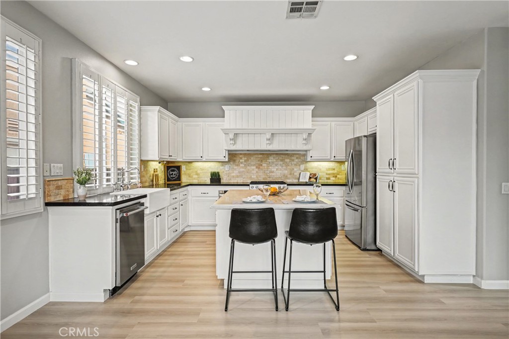 45127 Tioga Street Temecula, CA 92592 - Photo 7 of 27