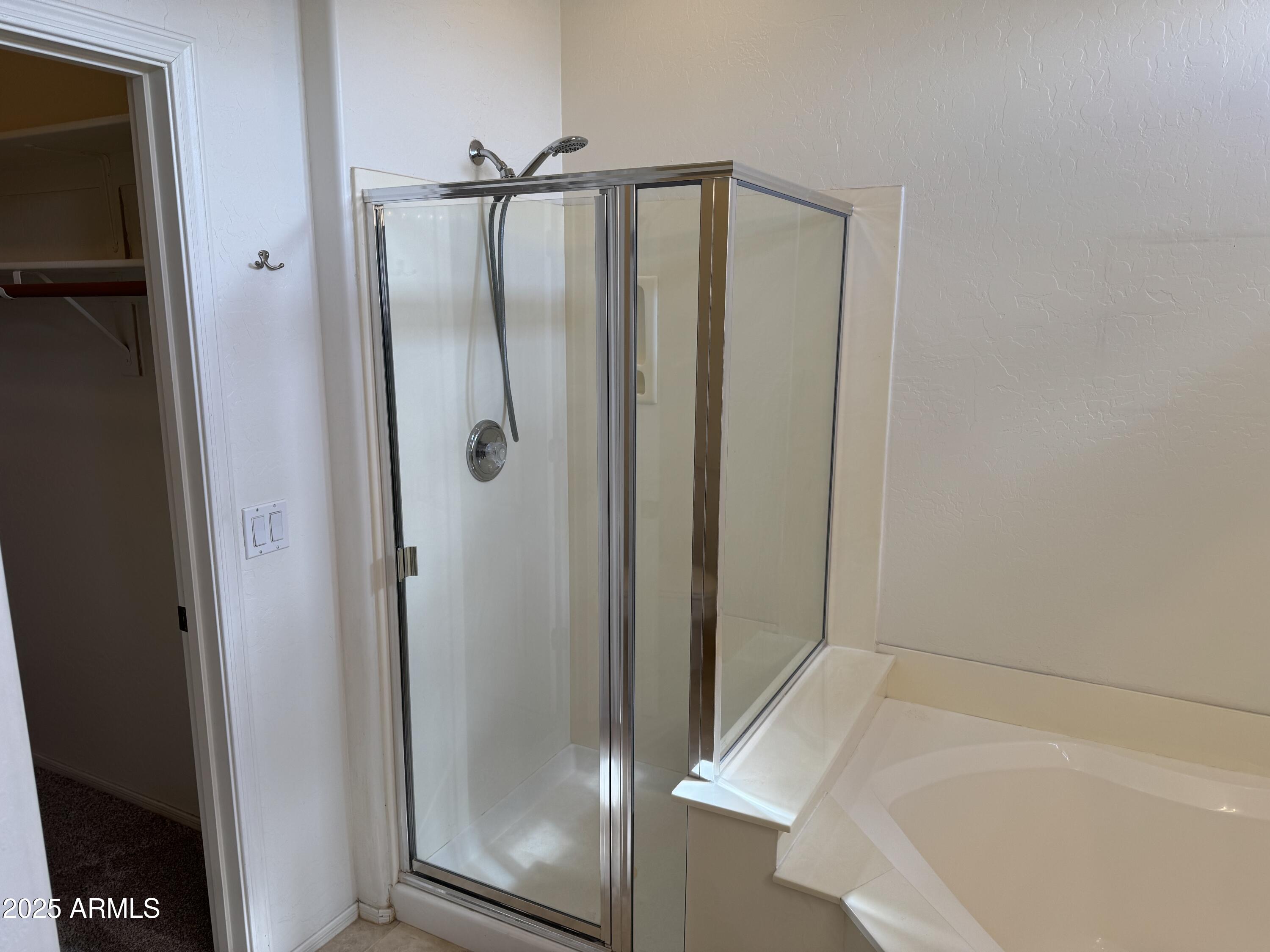 9065 East Gary Road, Unit 124 Scottsdale, AZ 85260 - Photo 21 of 52 Main Bath shower and tub
