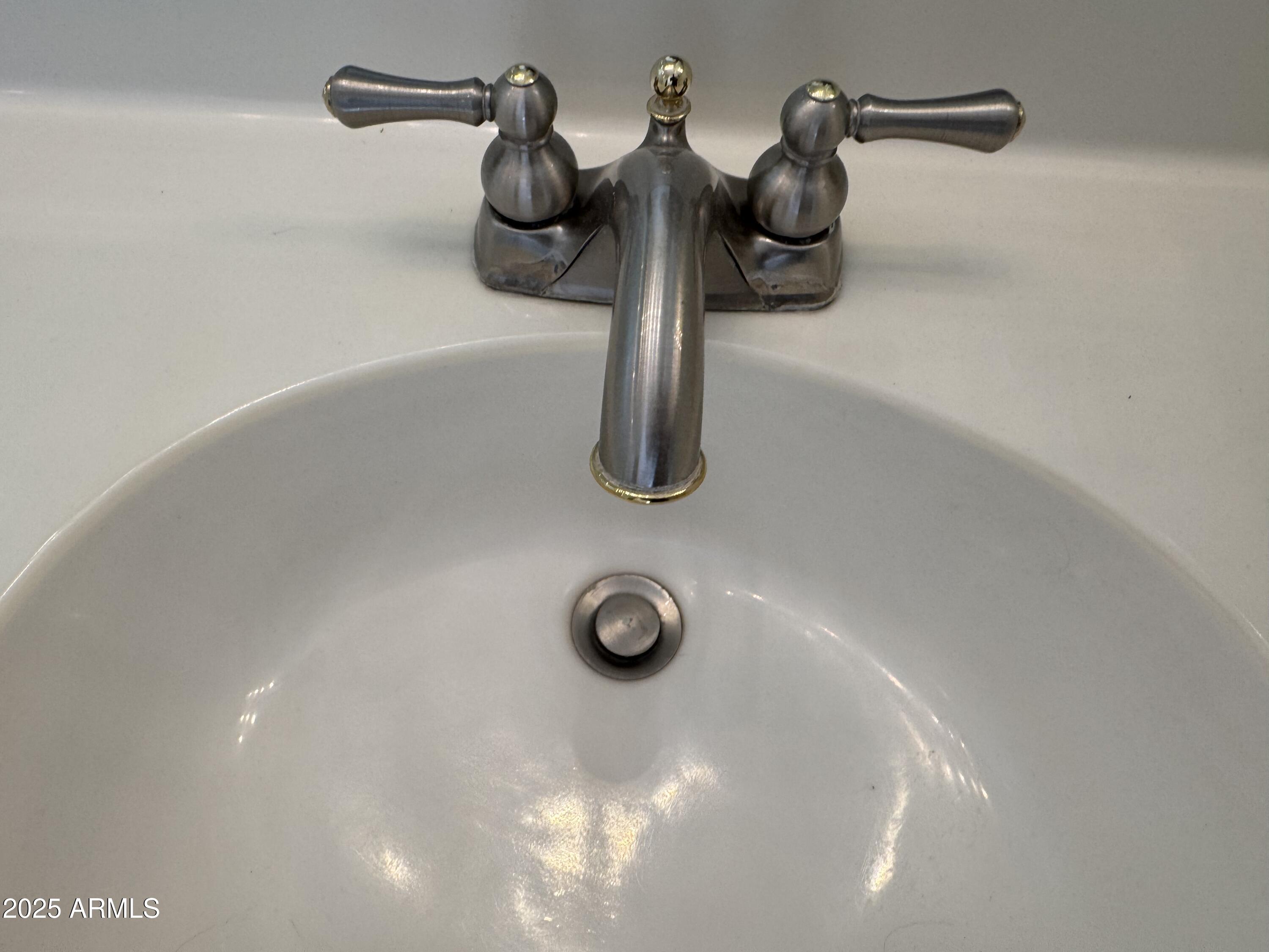 9065 East Gary Road, Unit 124 Scottsdale, AZ 85260 - Photo 23 of 52 Bathroom hardware