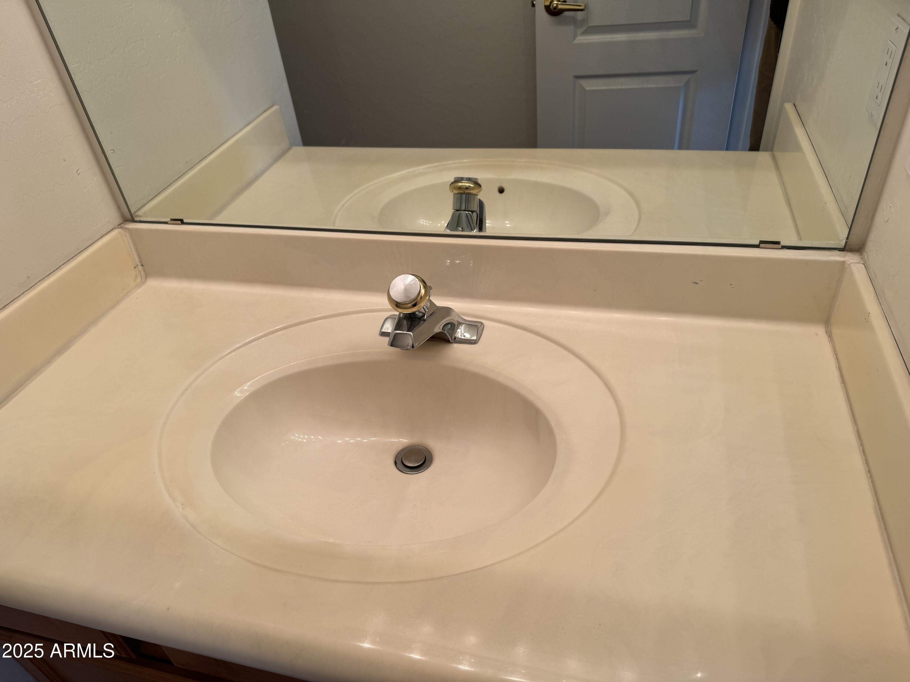 9065 East Gary Road, Unit 124 Scottsdale, AZ 85260 - Photo 28 of 52 Secondary bath counter