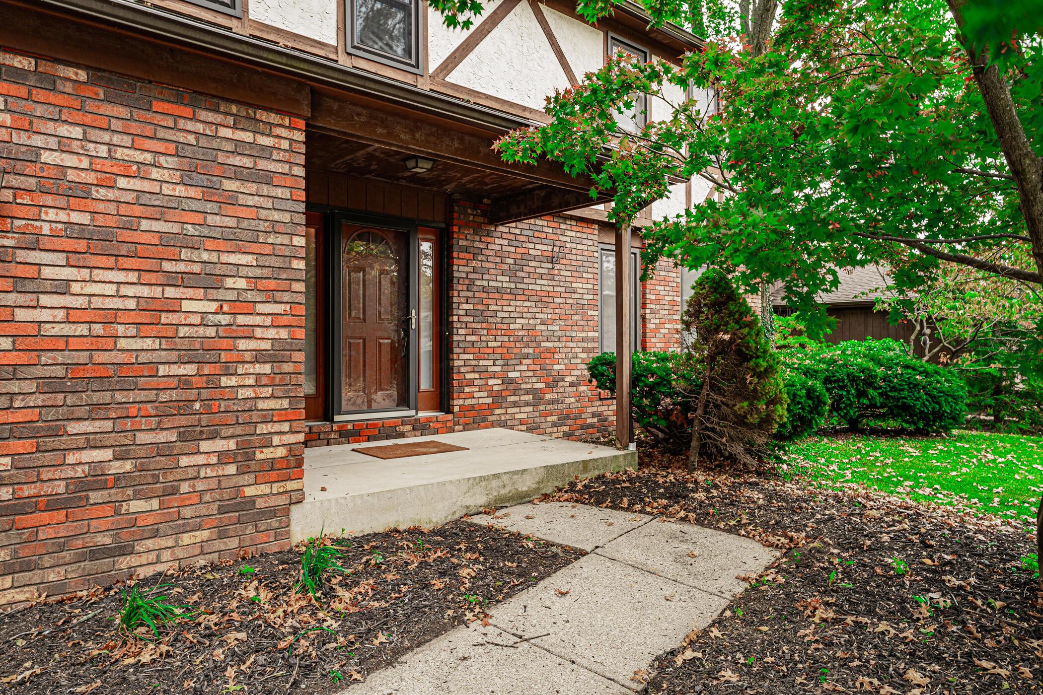 620 Cherrington Road Westerville, OH 43081 - Photo 5 of 52 620 Cherrington Rd Westerville 006