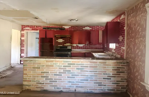 $29,900 | 18233 Old Highway 80, Edwards, MS 39066