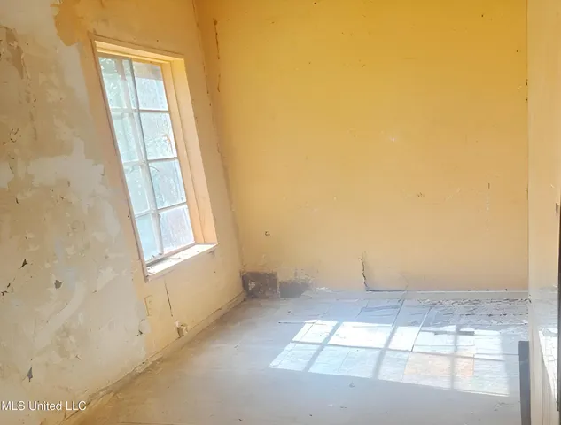 $34,900 | 18233 Old Highway 80, Edwards, MS 39066