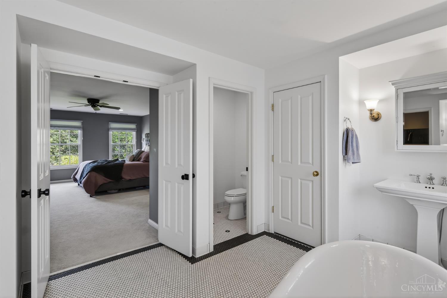 7703 Cooper Road Montgomery, OH 45242 - Photo 32 of 89 Gallery Image 32
