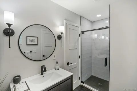 $1,875,000 | 2 Yukon Drive, Woodbury, NY 11797