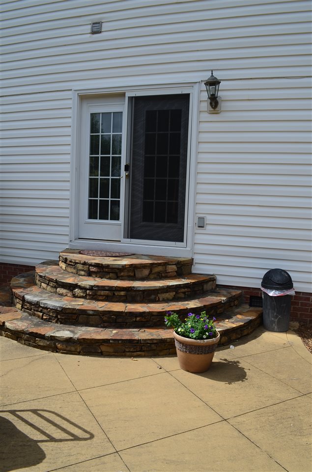 112 Myrtle Way Greer, SC 29650 - Photo 3 of 25 Gallery Image 3
