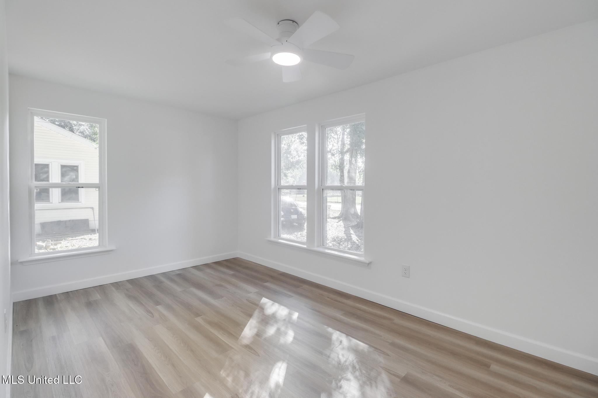 910 22nd Street Gulfport, MS 39501 - Photo 12 of 20 Photo Dec 09 2025, 10 23 23 AM (1)