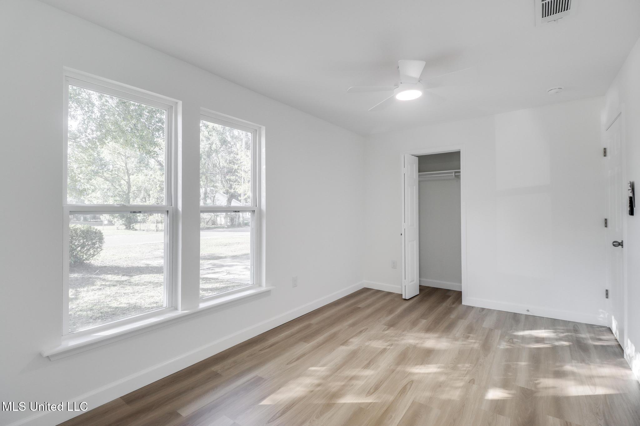 910 22nd Street Gulfport, MS 39501 - Photo 13 of 20 Photo Dec 09 2025, 10 24 15 AM