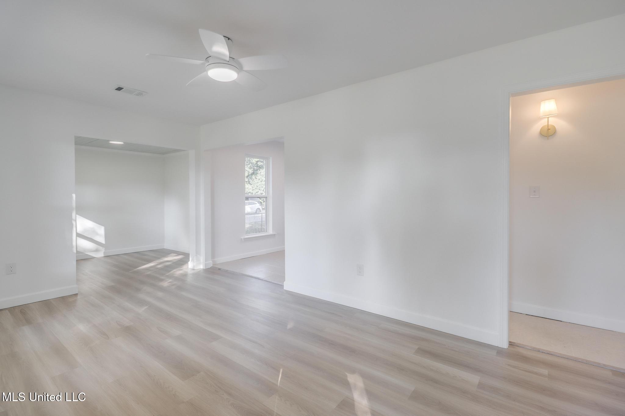 910 22nd Street Gulfport, MS 39501 - Photo 3 of 20 Photo Dec 09 2025, 10 19 48 AM (2)